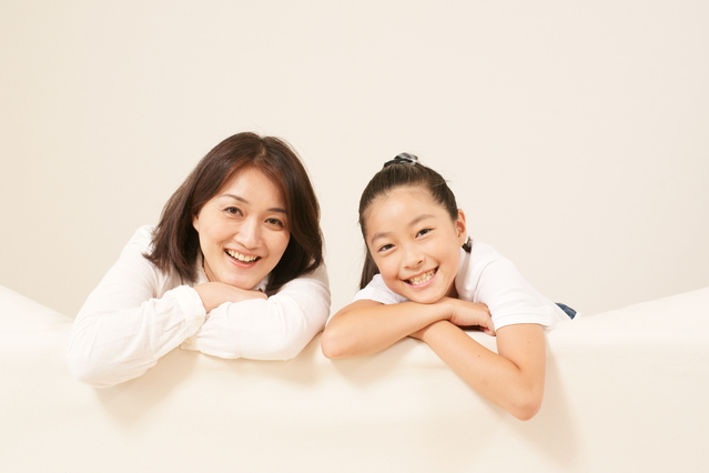 笑顔のお母さまとお子さま